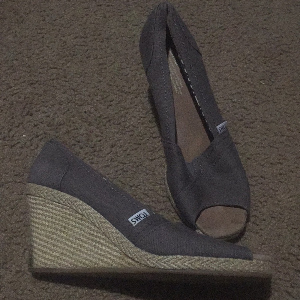 TOMS wedges